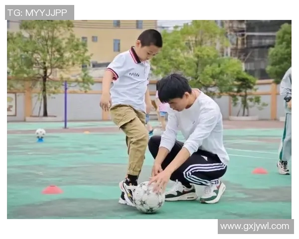 掌握足球过人技巧的视频教程助你轻松突破防线提升球技 掌握足球过人技巧的视频教程助你轻松突破防线提升球技